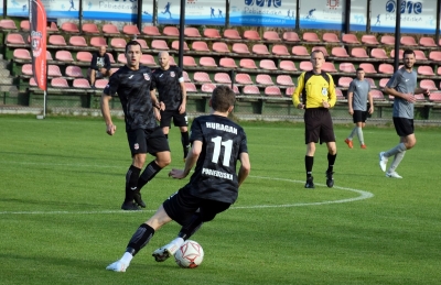 XI kolejka ligowa: HURAGAN - Concordia Murowana Goślina 0:1 (0:0)