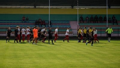 XII kolejka ligowa: Zjednoczeni Trzemeszno - HURAGAN 3:1 (1:1)