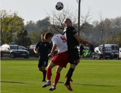 XII kolejka ligowa: Zjednoczeni Trzemeszno - HURAGAN 3:1 (1:1)