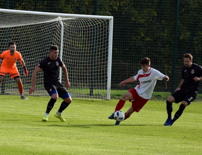 XII kolejka ligowa: Zjednoczeni Trzemeszno - HURAGAN 3:1 (1:1)