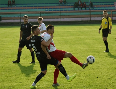 XII kolejka ligowa: Zjednoczeni Trzemeszno - HURAGAN 3:1 (1:1)