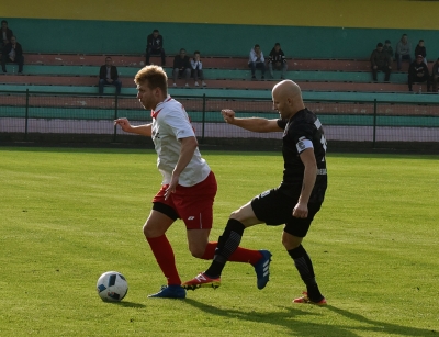 XII kolejka ligowa: Zjednoczeni Trzemeszno - HURAGAN 3:1 (1:1)