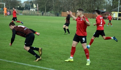 XIII kolejka ligowa: HURAGAN - Zamek Gołańcz 3:2 (1:0)