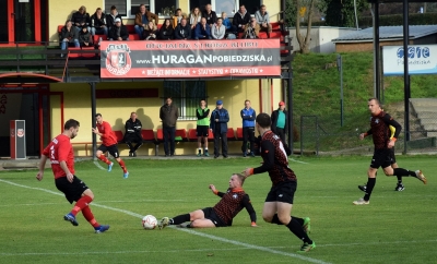 XIII kolejka ligowa: HURAGAN - Zamek Gołańcz 3:2 (1:0)