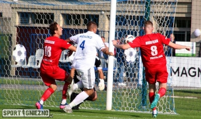 IV kolejka ligowa: Mieszko Gniezno - HURAGAN 2:1 (2:1)	