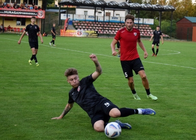 Sparing: HURAGAN - Kujawianka Izbica Kujawska 4:3 (1:1)