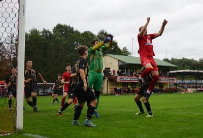 VII kolejka ligowa: HURAGAN - Victoria Skarszew 1:2 (1:0)