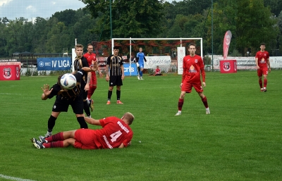 VII kolejka ligowa: HURAGAN - Victoria Skarszew 1:2 (1:0)