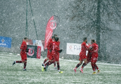 IV kolejka ligowa: HURAGAN - Centra Ostrów Wlkp. 2:0 (1:0)